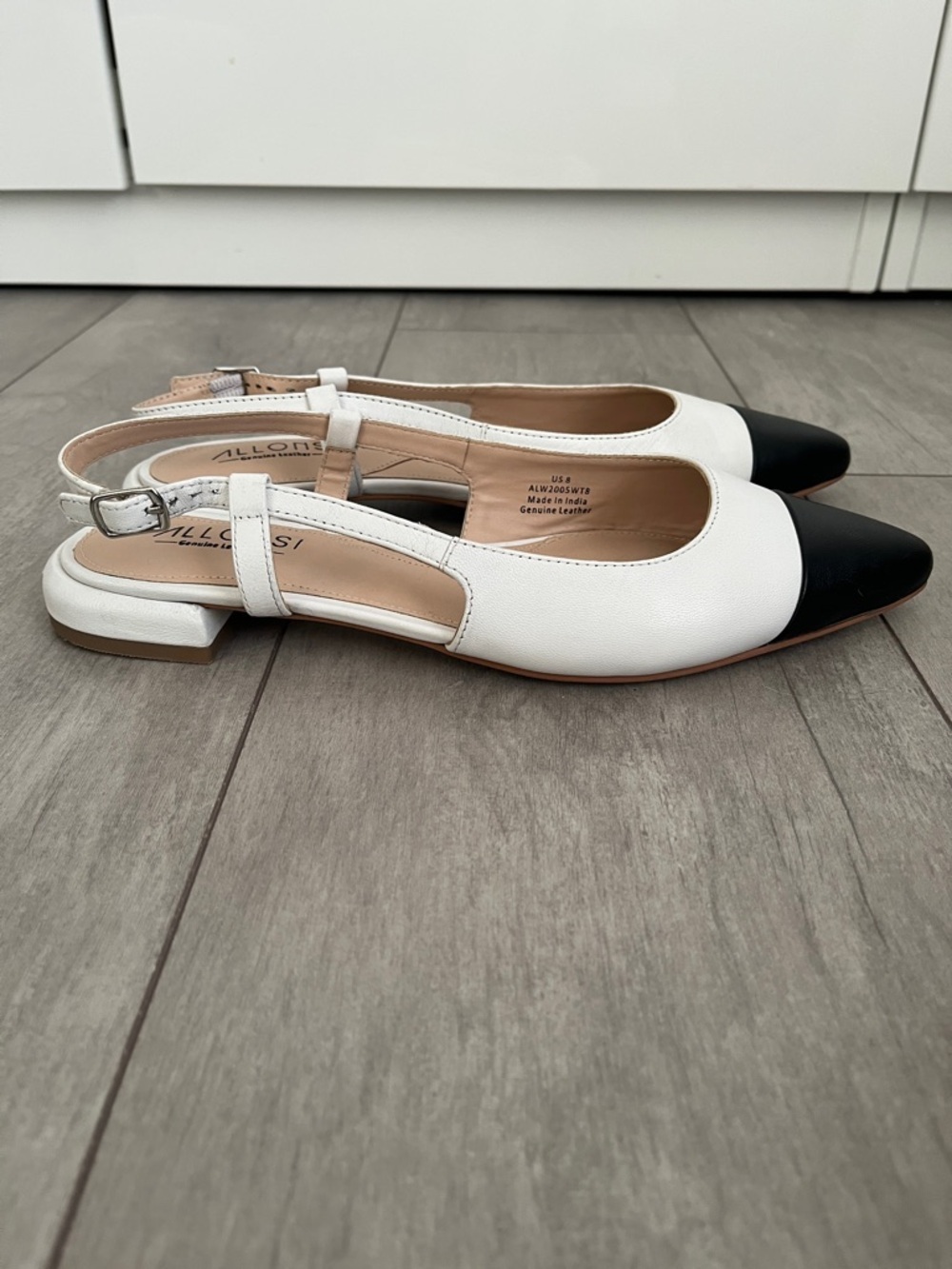 ALONSI Milana White and Black Leather Two-Tone Slingback Flats, Size 8 - Picture 6 of 10